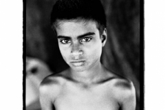 nella casa di plastica nera