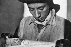 Tina Modotti, Uomo che legge El Machete, 1927