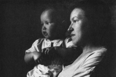 Tina Modotti, Donna incinta e due ba (Berlino)1930